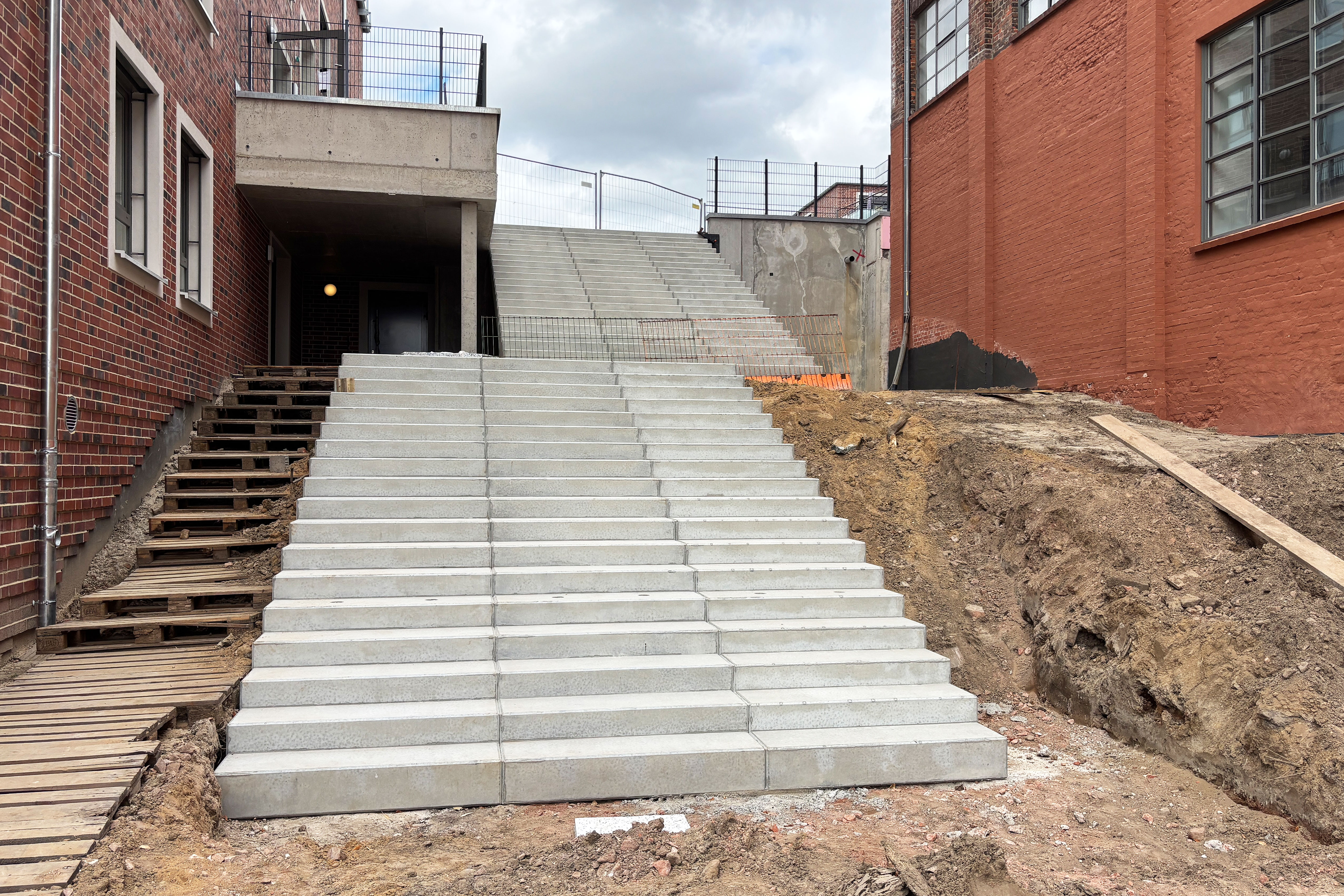 Referenzen - Außentreppenanlage für Projekt zur wohnbaulichen Entwicklung auf dem ehemaligen Inefa-Gelände in Itzehoe